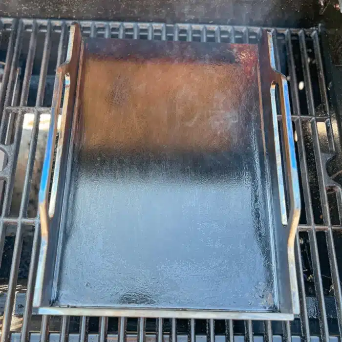 Bluegaz Ulvard Stekbord 25x35 cm inoljat på grill